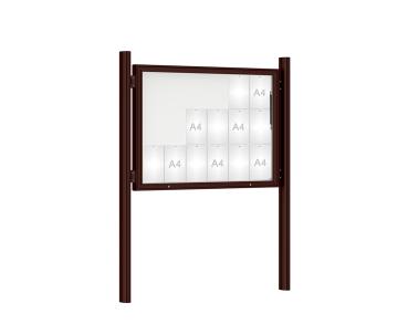 Schaukasten 1000 mit Quatro-Pfosten Farbe:RAL 8017|Abmessungen:18 A4 - B 1350 x H 1000 mm - Klapptür|Pfosten:Pfosten-Set zum Einbetonieren - Ohne Titelleiste