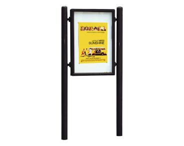 Informationskasten Vega Farbe:RAL 9005|Struktur:Doppelseitig|Abmessungen:B 900 x H 1255 mm